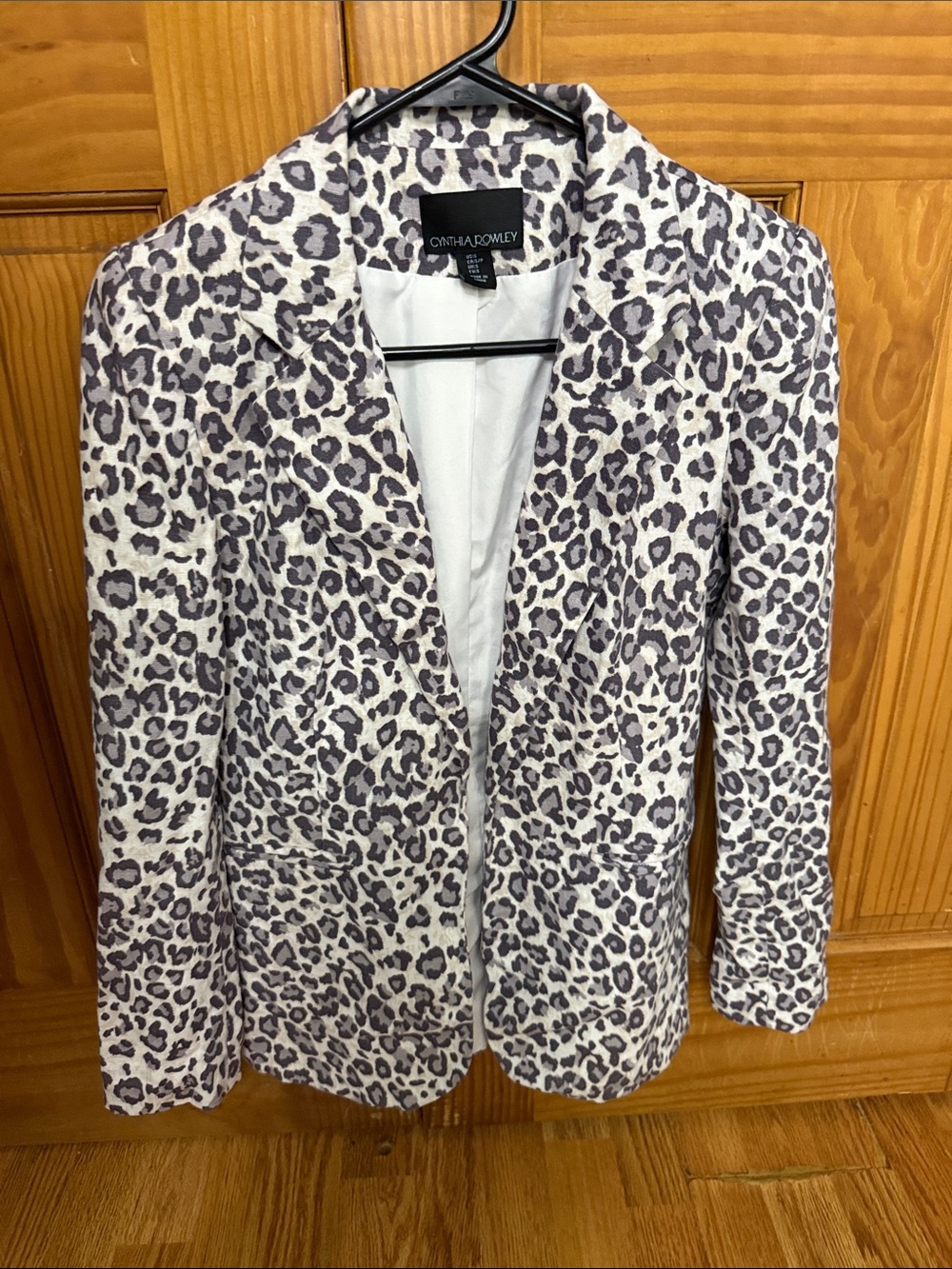 Cynthia Rowley Leopard Print Notch Lapel Blazer in White and Gray